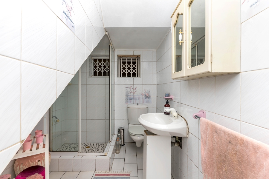 6 Bedroom Property for Sale in Walmer Estate Western Cape